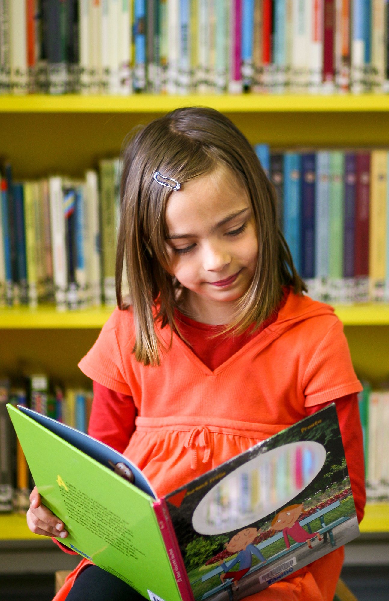 Children reading - 1